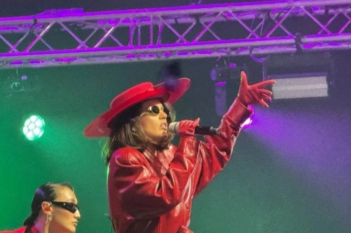    Певица Zivert обратилась к своим хейтерам со сцены в Новосибирске