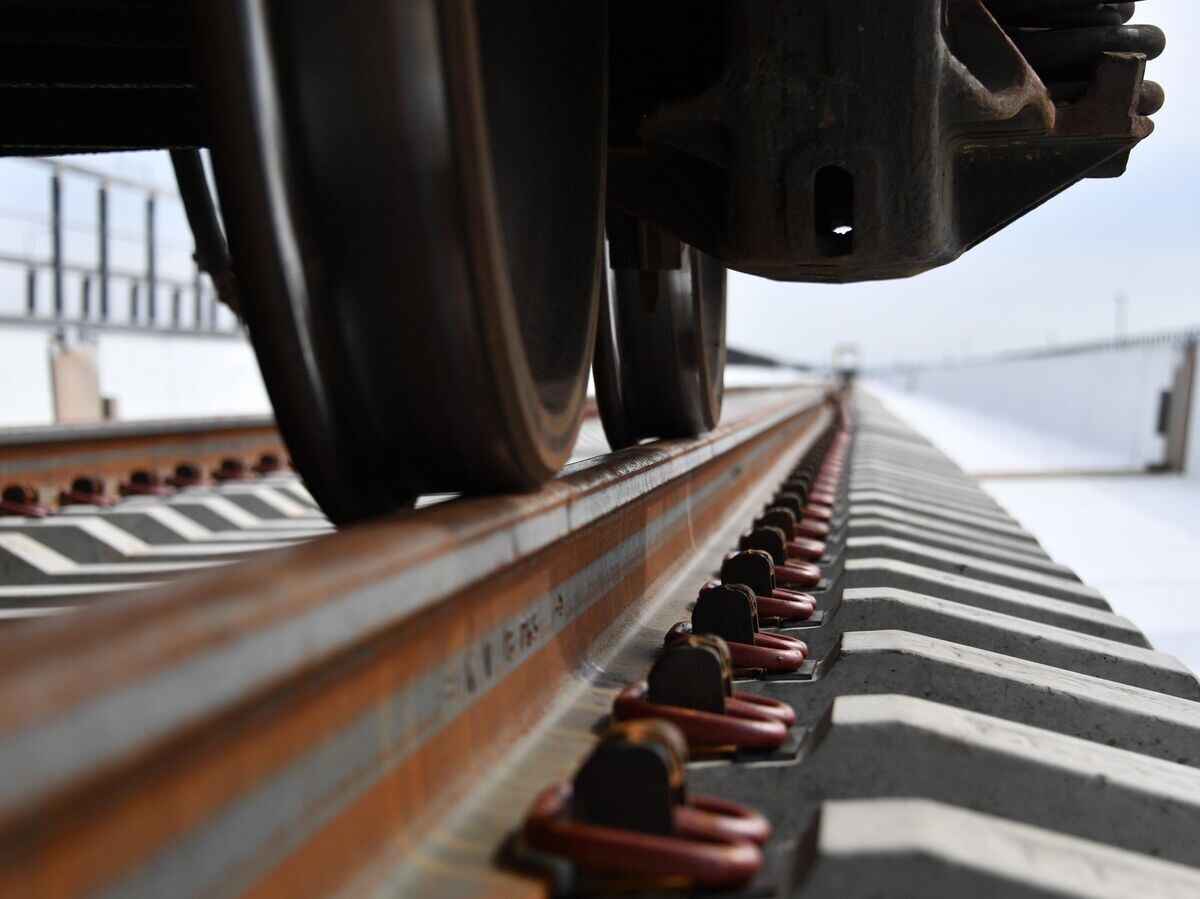    Укладка железнодорожного полотна при строительстве Крымского моста© РИА Новости / Алексей Мальгавко