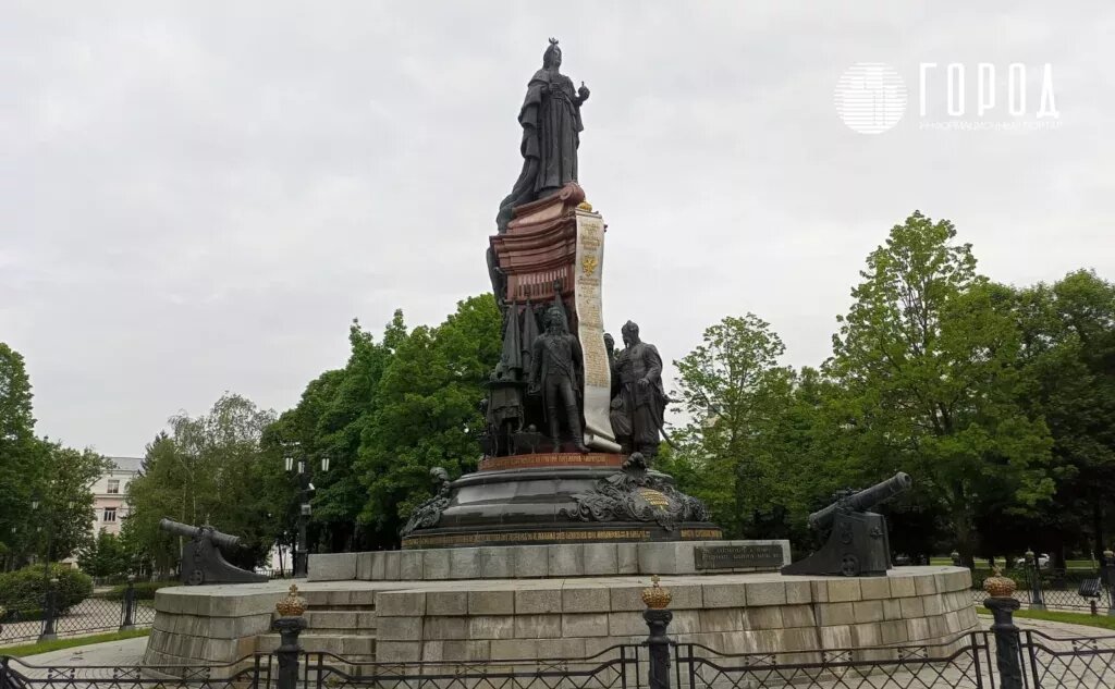 Памятник Екатерине II в Краснодаре
