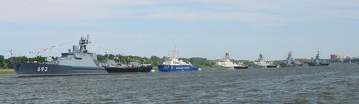 Каспийский флот в 2012 году во время парада  в Астрахани