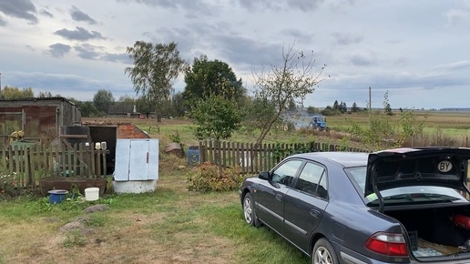 Ак и живём то проважаем то встречаем😁Мы в деревне / каждый занят своим делом😉