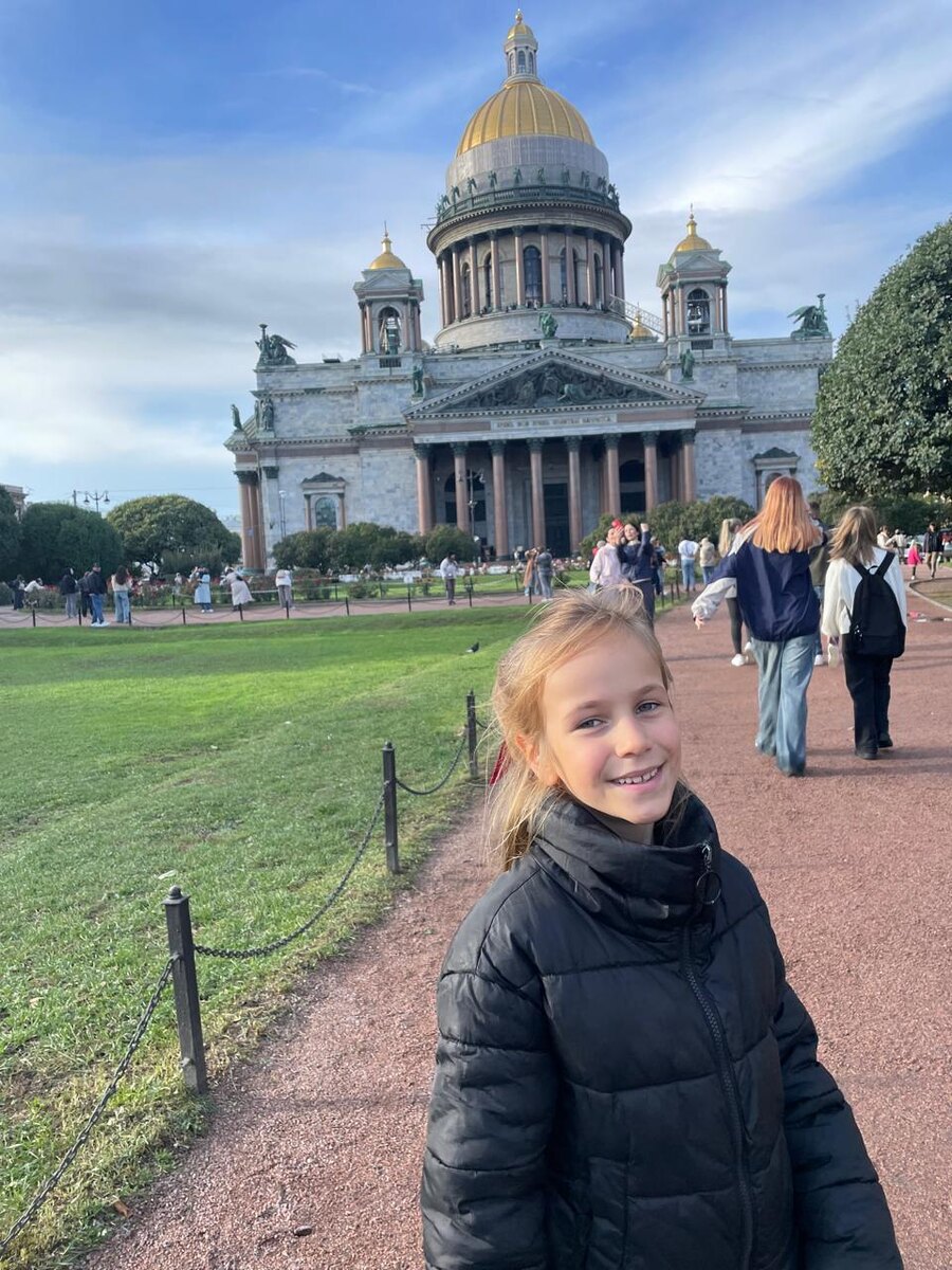 мы с Аллой ехали отдельно, у нас были дела с ней, заодно прогулялись по центру
