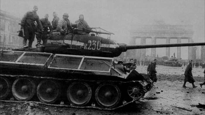 Служба банка не закончилась в 1945