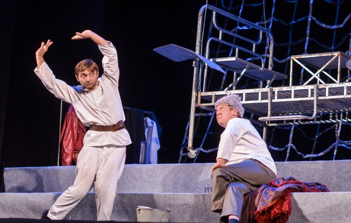 Сцена из спектакля "Чапаев и Пустота".