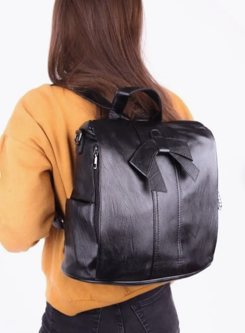 Этот купила, потому что просто понравился, ноут в него не положить.