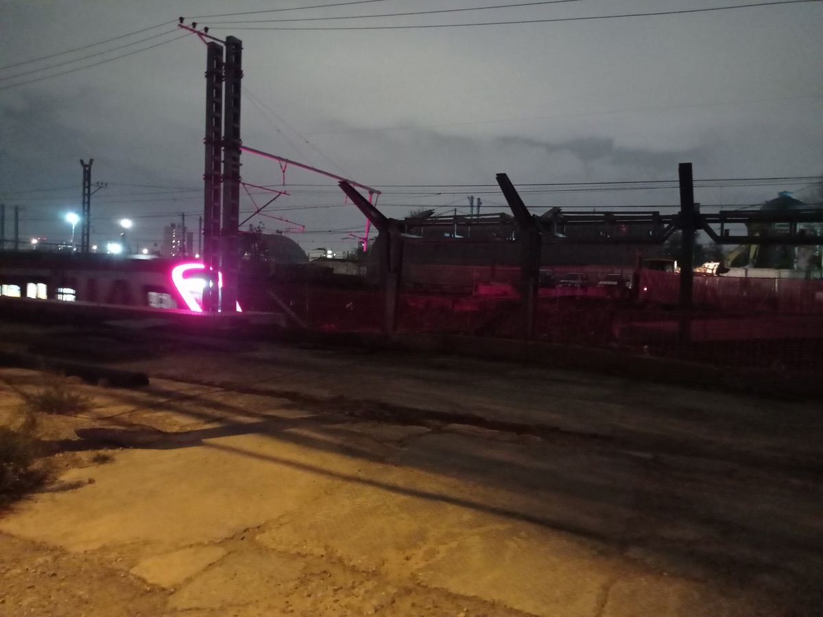 2. Опоры крышинавеса смонтированы