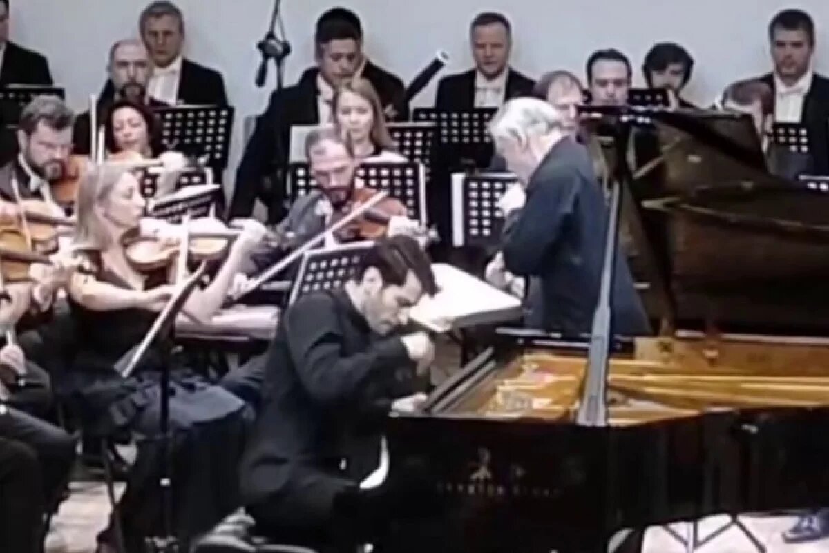    Сын Валерия Гергиева солировал на открытии концертного зала во Владикавказе