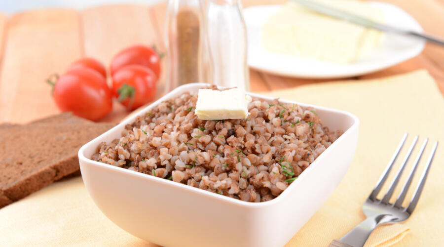    Как быстро приготовить гречку с яйцом? Фото: Africa Studio, по лицензии shutterstock.com