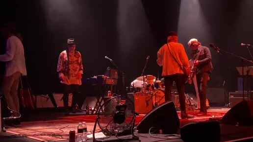 Download Video: The Brian Jonestown Massacre, last 7 minutes of final concert. On stage fight.