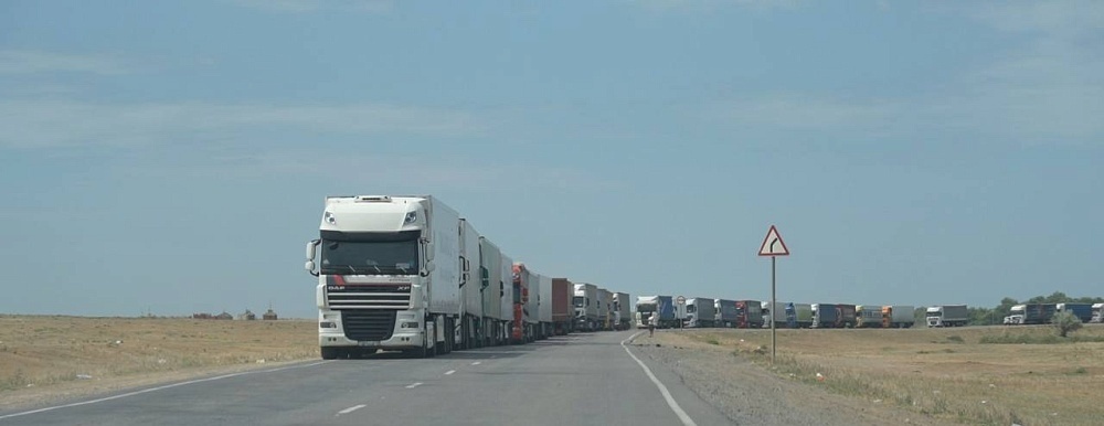 ПОЧТИ 3000 БОЛЬШЕГРУЗОВ ЖДУТ ОФОРМЛЕНИЯ НА ГРАНИЦЕ БЕЛАРУСИ И СТРАН ЕС