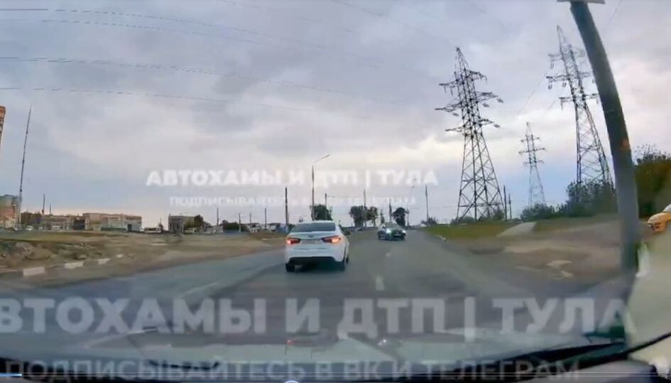     Фото: телеграм-канал "Автохамы и ДТП Тула"