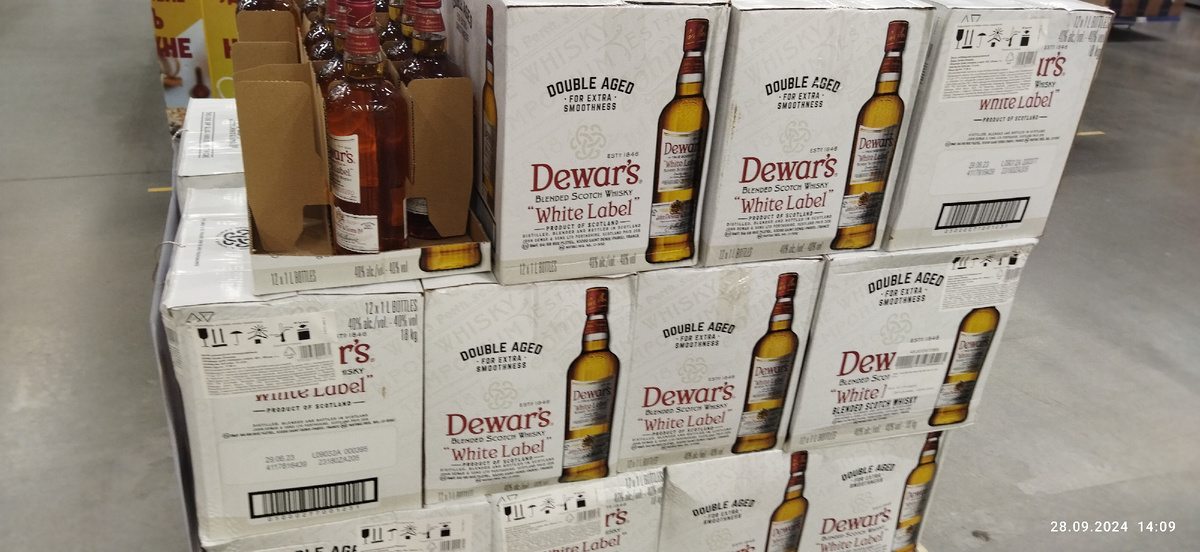 И это тоже, оттуда же. Жена кастрюли разглядывала а я, чтобы совсем не заскучать, сделал несколько фото