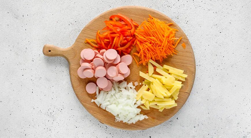   Сырный суп с сосисками и плавленым сыром (gastronom.ru)