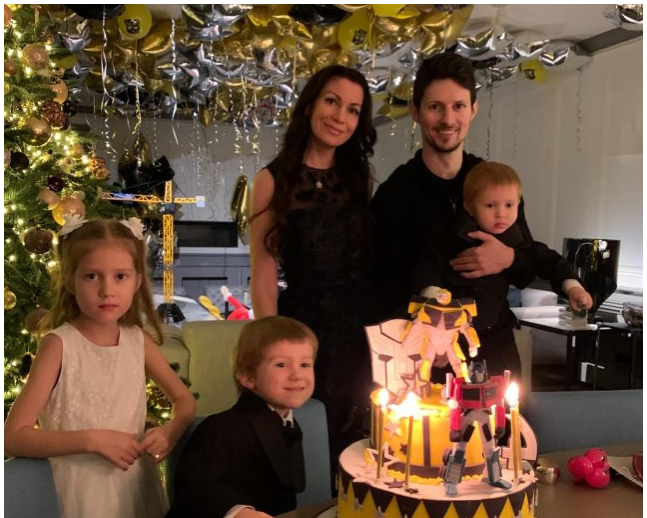 Трое детей, которые должны расплачиваться за непокорность матери