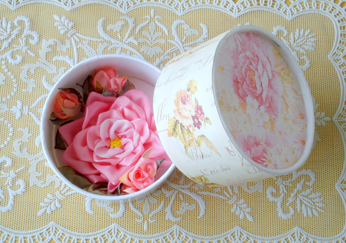 Упакована в коробочку