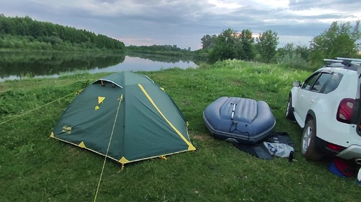 Рыбалка с ночевкой на реке Иж.Понтонный мост.Ловля леща на донки.Лодка флагман 330.Судак на Троллинг.Ночевка в палатке Трамп Скаут 3V2