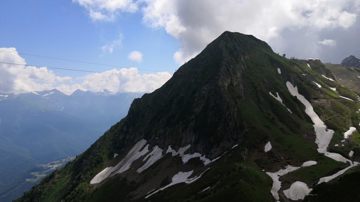 По этим 2 тросам можно пролететь над пропастью...