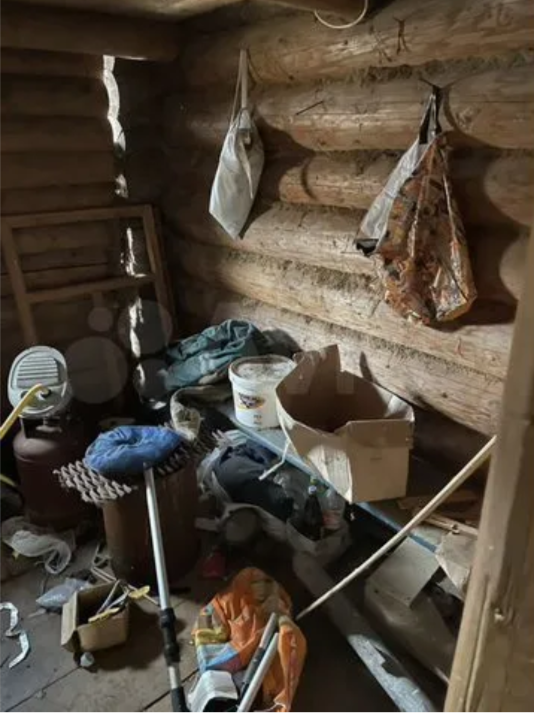 Вот на этом фото хорошо видно как отошла стена