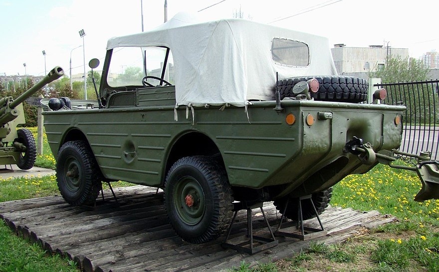 ГАЗ-46 сзади. Источник фото: kolesa.ru