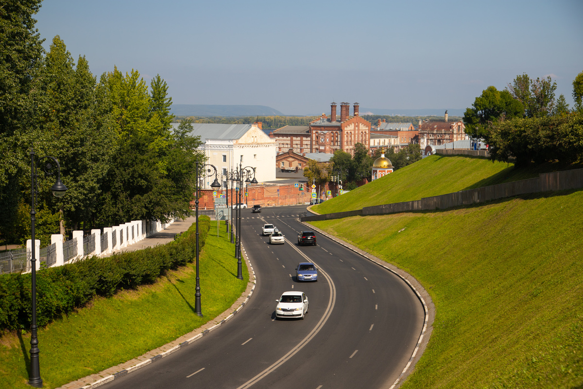 Вид на Жигулёвский пивзавод от площади Чапаева в Самаре