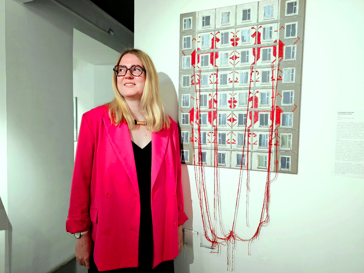 Екатерина Игнатова и её работа "Панельное шитьё" в Галерее на Шаболовке