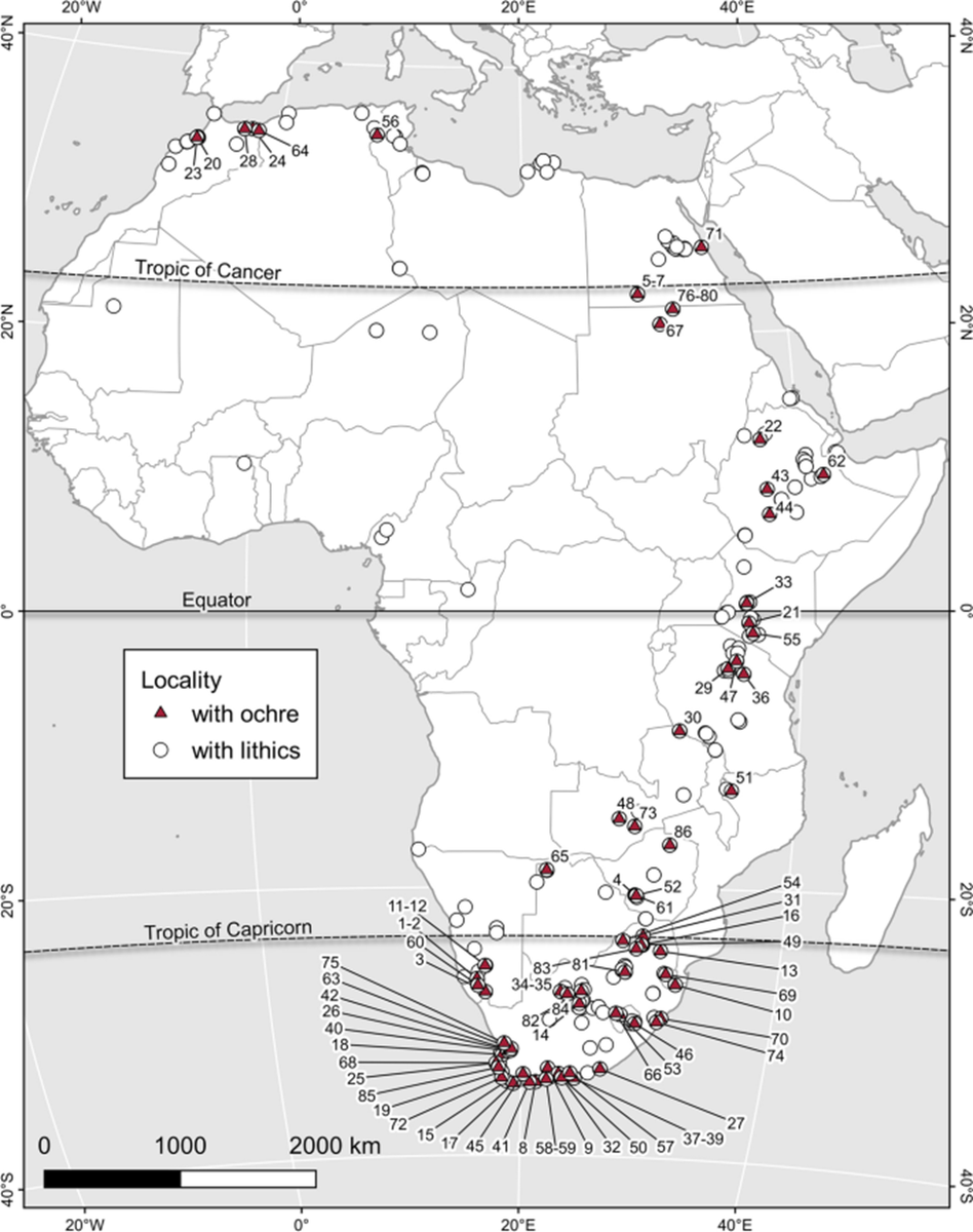 Карта Африки, показывающая участки скопления и интенсивного использования охры (красные треугольники). Источник изображения: link.springer.com