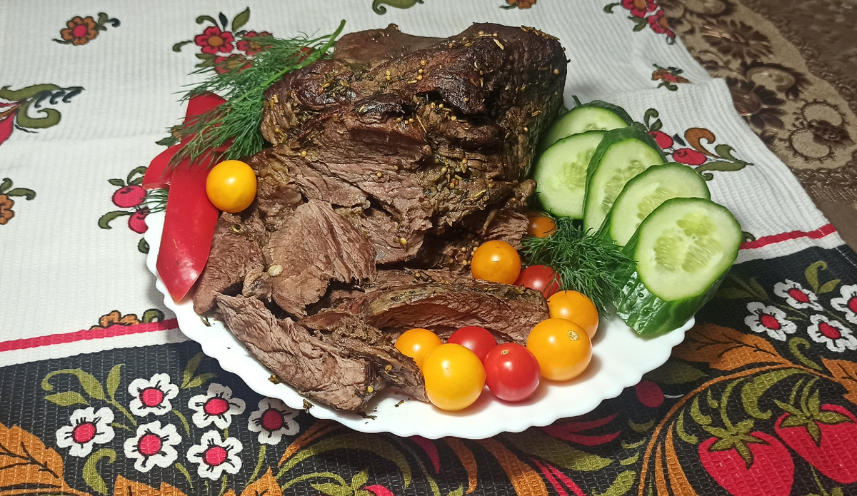 Вкусная и сочная говядина запеченная в духовке