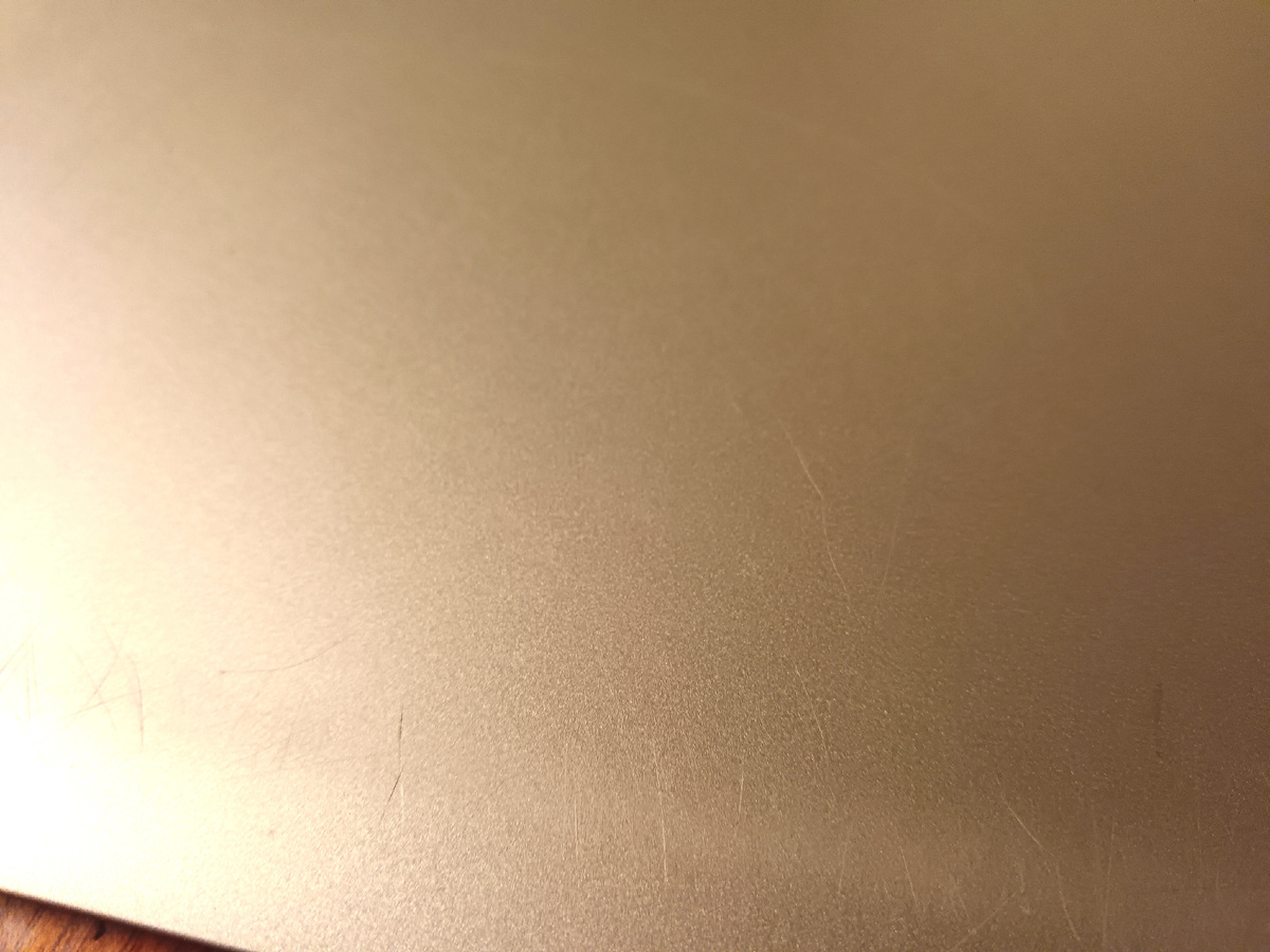 и это не от кошачих когтей