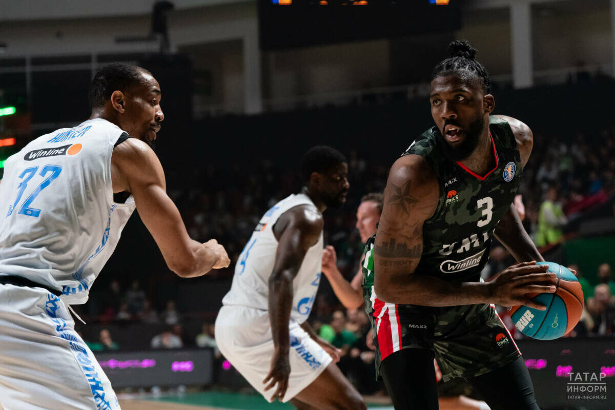 ​Рейнольдс качественно защищался и атаковал, но не мог долго играть