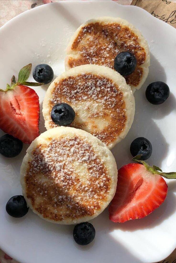 Невероятно вкусные, нежные и пышные сырники! отлично держат форму, любимый и быстрый рецепт по вкусу каждому! 