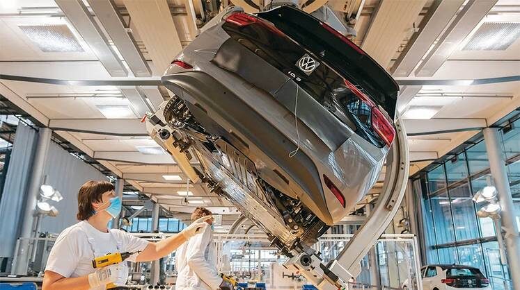    TASS Volkswagen останавливает производство