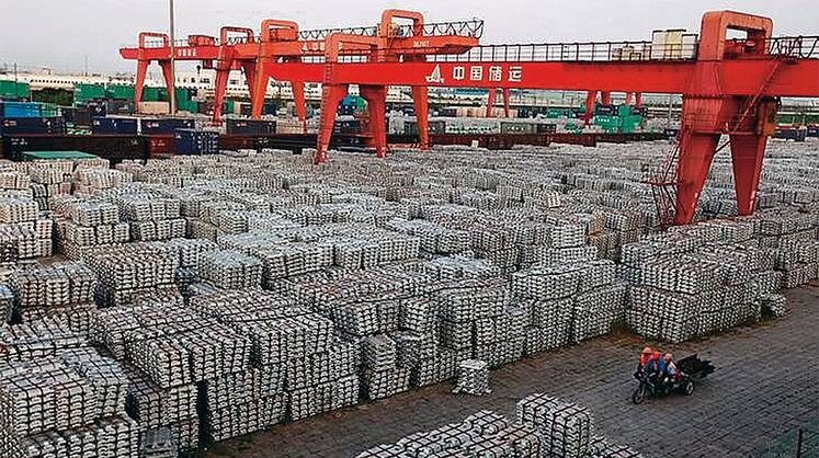     После начала СВО страны-санкционеры вытеснили значительную часть поставок российского сырья со своих рынков. Эти поставки переориентировались на нейтральные страны, главным образом на Китай, Индию и Турцию