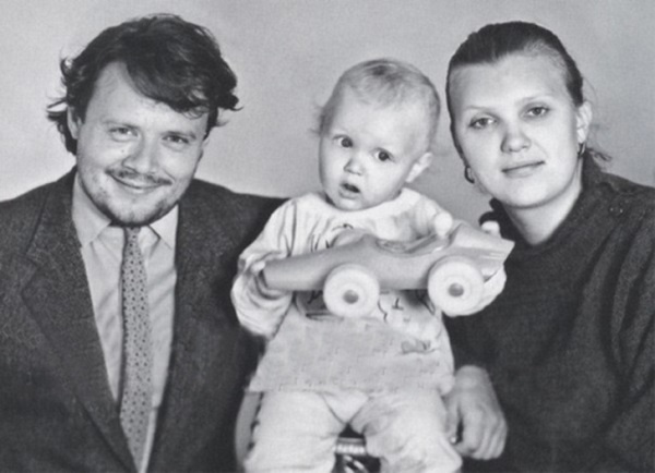    Алексей вместе с Ольгой и Ильей