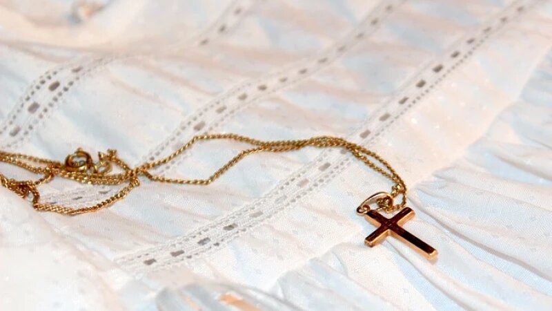     Золотой крест. Украшение. Открытые источники в Интернете