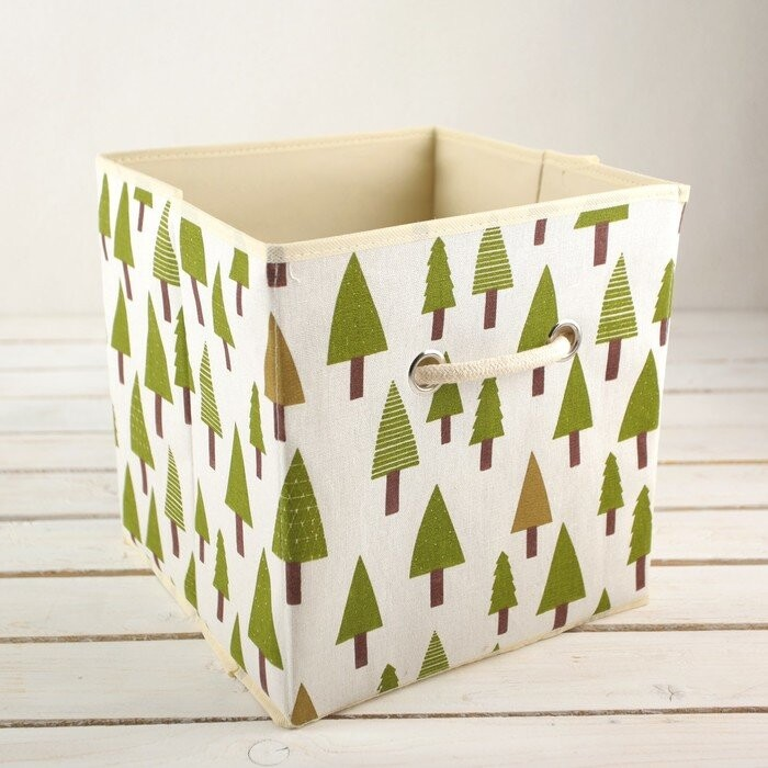 Коробочка с изображением елочек 