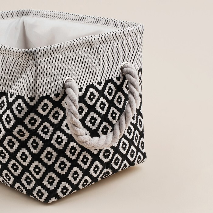 Короб для хранения вещей с геометрическим принтом