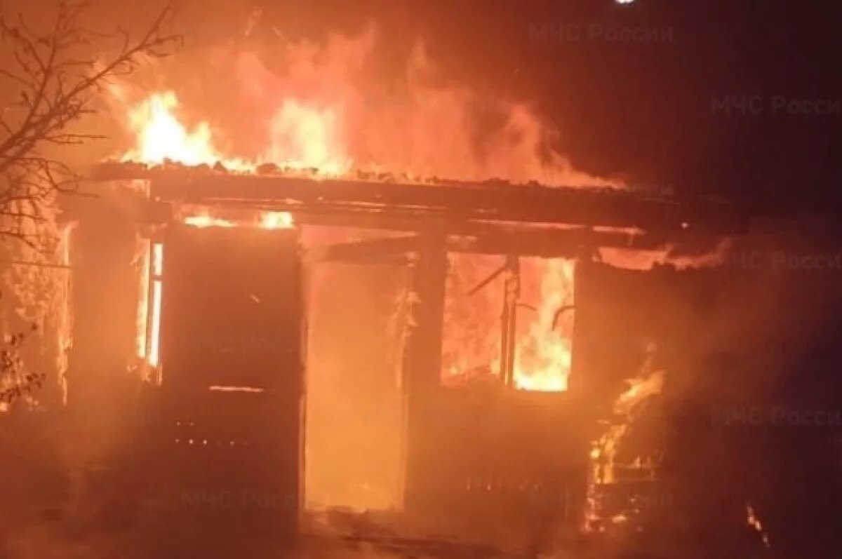    Жилой дом сгорел вечером 29 сентября в Володарском районе Брянска