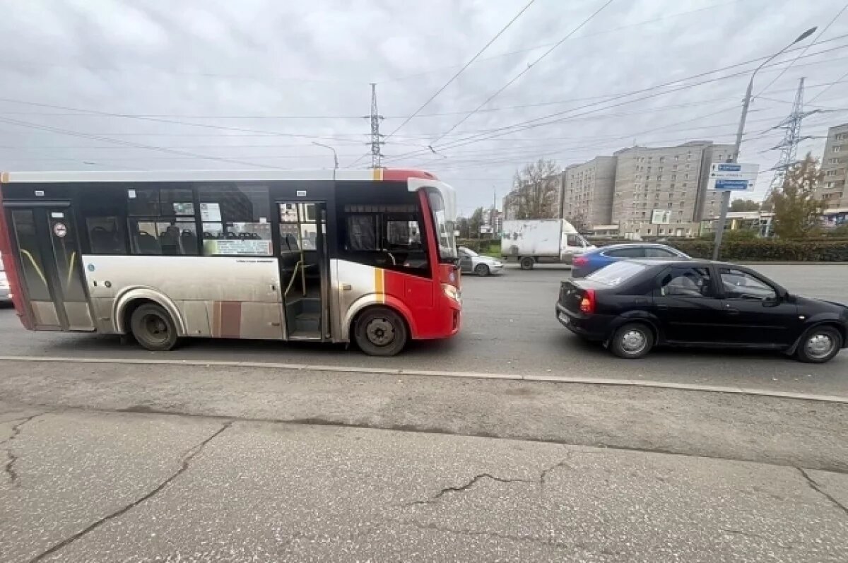    Пассажирка упала и травмировалась в салоне маршрутки в Томске