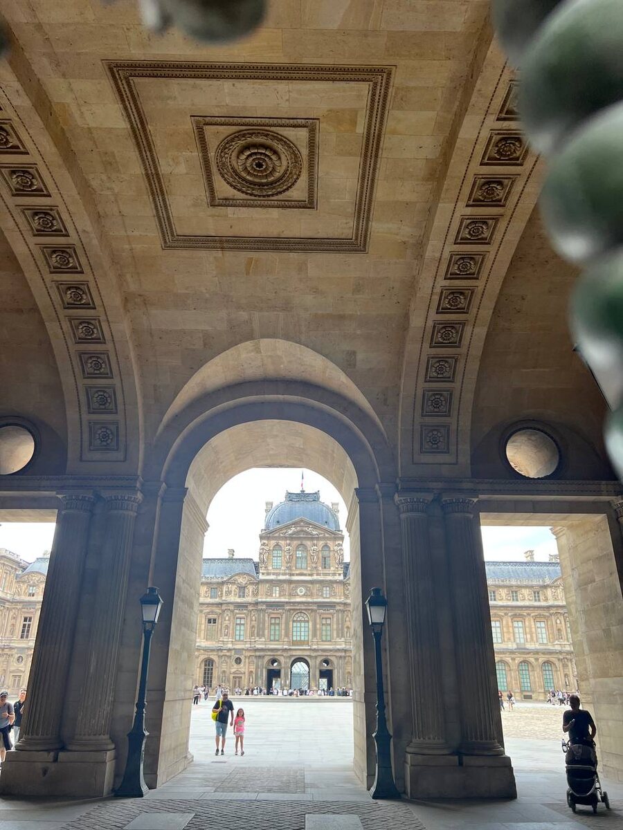Лувр, 2024 г. фото из личной коллекции автора 