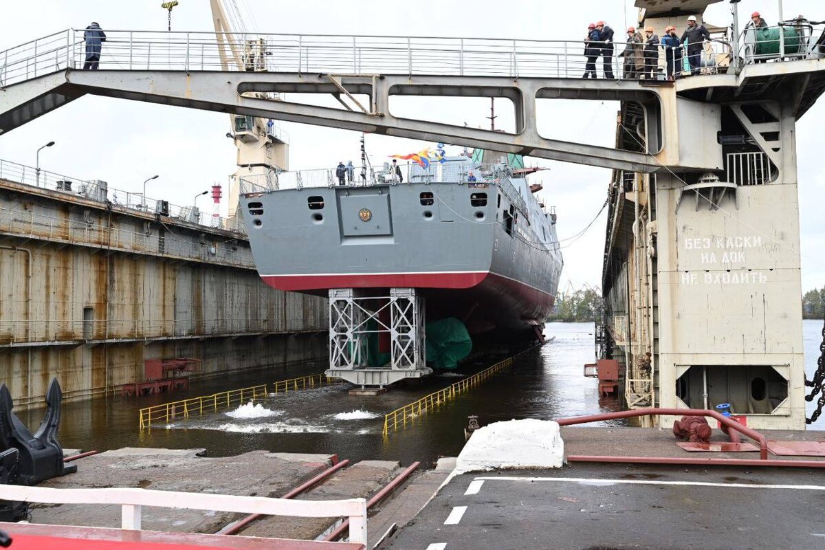 ОСК спущен на воду четвертый фрегат проекта 22350