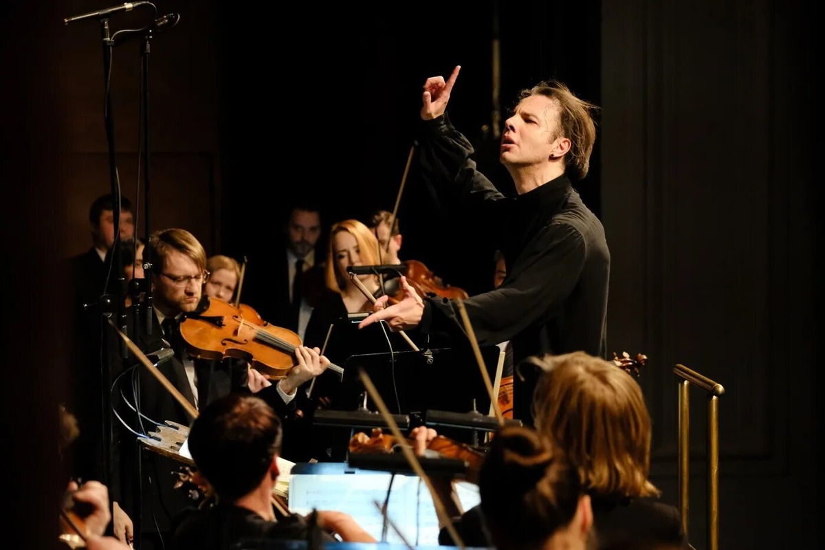 Малер, Симфония № 5 в исполнении оркестра MusicAeterna и дирижера Теодора Курентзиса