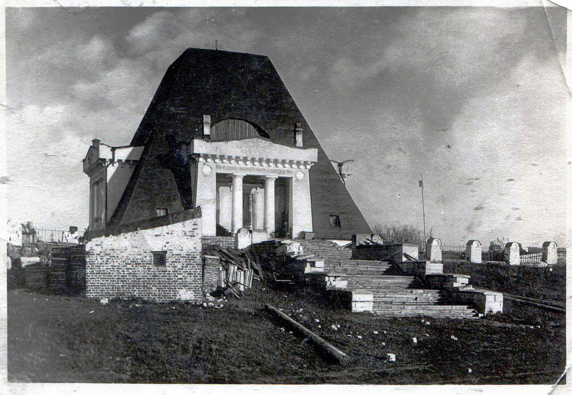 Храм-памятник воинам, павшим при взятии Казани в 1552 году. Снимок 1929 года.