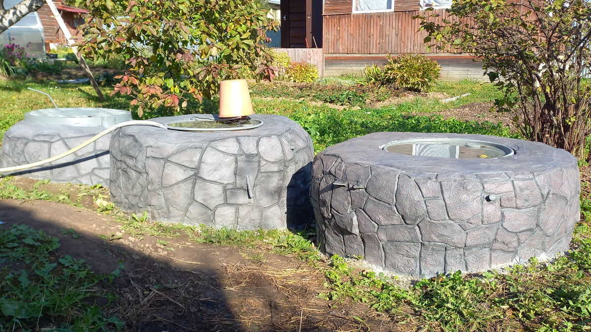 Финиш-лаком покрыты.
