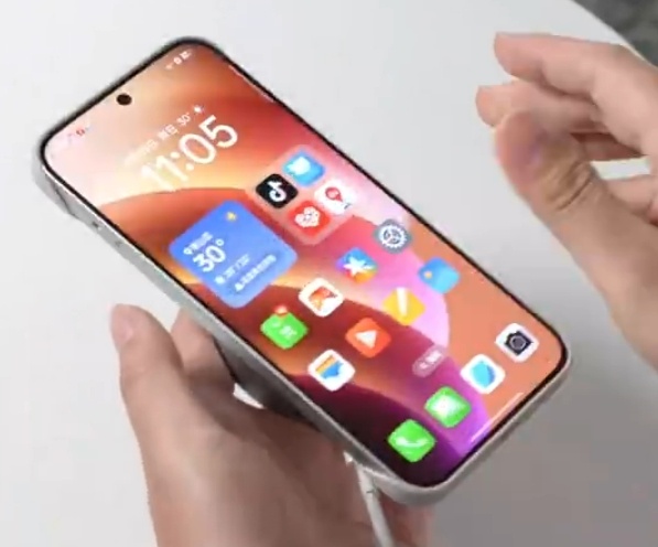    OPPO показала, как работает магнитная зарядка в Find X8 [ВИДЕО]