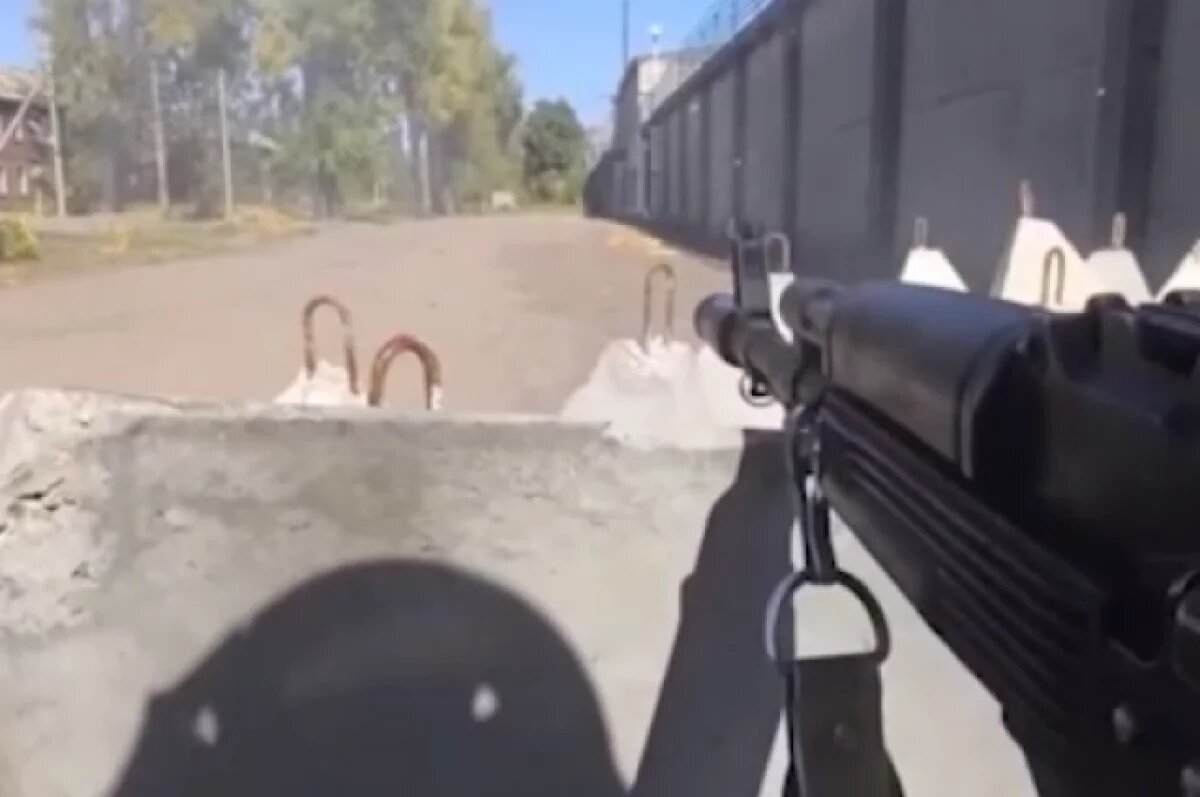    Штурмовики ВС РФ показали кадры боев в Новогродовке от первого лица