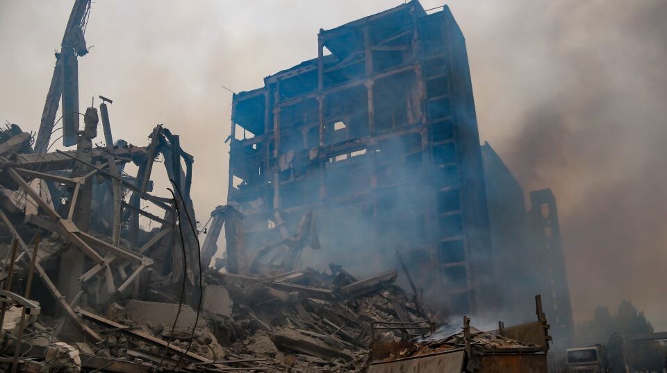    Пожар на мебельном комбинате в Барнауле, 30 сентября 2024 года. Источник: Виталий Барабаш/"Толк"