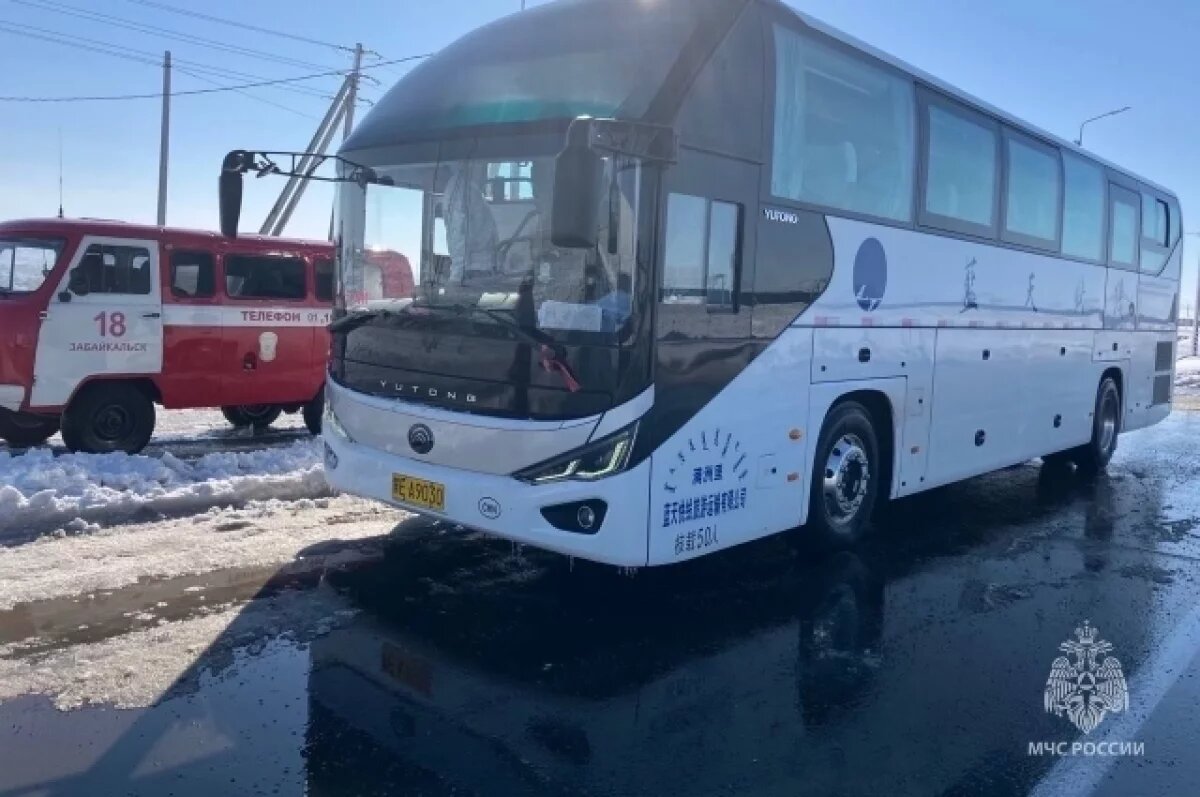    Спасатели помогли пассажирам автобусов в Забайкалье — дороги замело снегом
