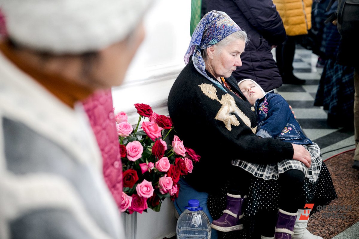 Христиане в этот день ходят в храм и молятся за здоровье всех своих близких.  Фото: Фото: ФедералПресс / Евгений Поторчин