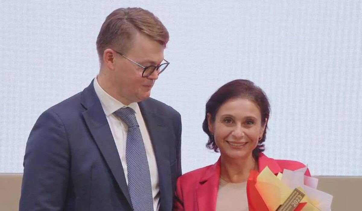     Поздравление сотрудников МФЦ. Источник: nobl.ru Автор фото: Правительство Нижегородской области