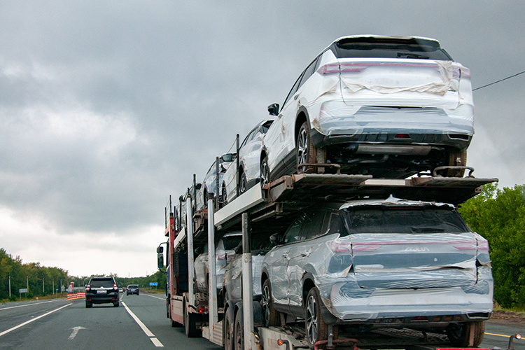    С 1 октября начинает действовать новая долгосрочная шкала индексации утилизационного сбора до 2030 года для машин.   
Фото: © Svetlana Vozmilova / Global Look Press / www.globallookpress.com